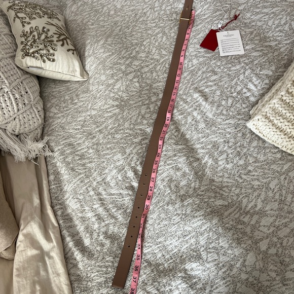 Valentino reversible belt size 80 medium width - Picture 14 of 14